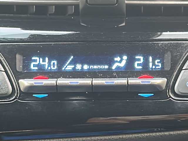 トヨタ Ｃ－ＨＲ G 沖縄県 2017(平29)年 9.1万km メタルストリームM 純正9インチナビ/　（AM/FM/CD/DVD/BT）/フルセグＴＶ　/バックモニター/シートヒーター/クルーズコントロール　/横滑り防止機能　/衝突軽減装置　/レーンアシスト　/ハーフレザーシート /純正マット/純正18インチAW