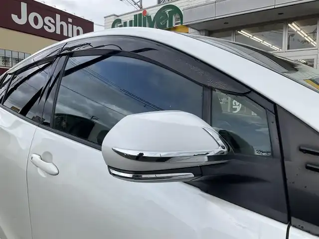 トヨタ プリウス ＰＨＶ S 滋賀県 2017(平29)年 9.4万km ホワイトパールクリスタルシャイン 車検8年6月まで/トヨタセーフティセンス/クルーズコントロール/モデリスタエアロ（フロント、サイド、リア）/純正9インチナビ/Bluetooth、CD、DVD、フルセグテレビ/バックカメラ/ビルトインETC/前席シートヒーター/ステアリングヒーター/純正LEDヘッドライト・LEDフォグランプ/充電ケーブル有り/純正ゴムマット/取扱説明書/保証書