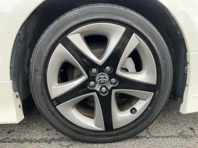 トヨタ プリウス ＰＨＶ S 滋賀県 2017(平29)年 9.4万km ホワイトパールクリスタルシャイン 車検8年6月まで/トヨタセーフティセンス/クルーズコントロール/モデリスタエアロ（フロント、サイド、リア）/純正9インチナビ/Bluetooth、CD、DVD、フルセグテレビ/バックカメラ/ビルトインETC/前席シートヒーター/ステアリングヒーター/純正LEDヘッドライト・LEDフォグランプ/充電ケーブル有り/純正ゴムマット/取扱説明書/保証書