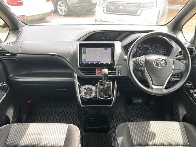 トヨタ ヴォクシー ZS 煌Ⅱ 佐賀県 2019(令1)年 7.6万km ホワイトパールクリスタルシャイン 純正ナビ(NSZT-Y68T)/Bluetooth/CD/DVD/フルセグTV/バックアップ/衝突軽減システム/レーンキープアシスト/クルーズコントロール/クリアランスソナー/前後ドライブレコーダー/両側パワースライドドア/LEDオートライト／オートマチックハイビーム/ダブルエアコン/フリップダウンモニター/チップアップシート/ETC/保証書/取扱説明書/点検記録簿(R1/2/3/4/6)