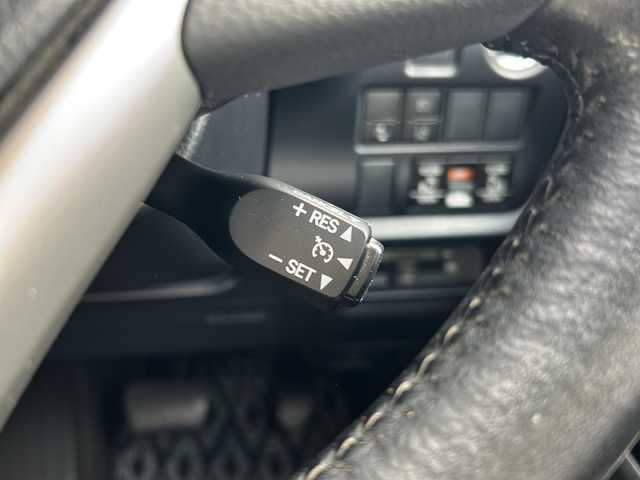 トヨタ ヴォクシー ZS 煌Ⅱ 佐賀県 2019(令1)年 7.6万km ホワイトパールクリスタルシャイン 純正ナビ(NSZT-Y68T)/Bluetooth/CD/DVD/フルセグTV/バックアップ/衝突軽減システム/レーンキープアシスト/クルーズコントロール/クリアランスソナー/前後ドライブレコーダー/両側パワースライドドア/LEDオートライト／オートマチックハイビーム/ダブルエアコン/フリップダウンモニター/チップアップシート/ETC/保証書/取扱説明書/点検記録簿(R1/2/3/4/6)