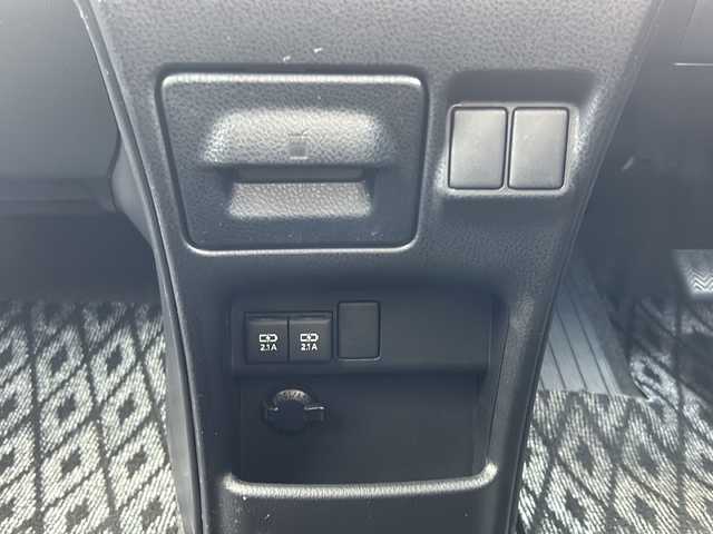 トヨタ ヴォクシー ZS 煌Ⅱ 佐賀県 2019(令1)年 7.6万km ホワイトパールクリスタルシャイン 純正ナビ(NSZT-Y68T)/Bluetooth/CD/DVD/フルセグTV/バックアップ/衝突軽減システム/レーンキープアシスト/クルーズコントロール/クリアランスソナー/前後ドライブレコーダー/両側パワースライドドア/LEDオートライト／オートマチックハイビーム/ダブルエアコン/フリップダウンモニター/チップアップシート/ETC/保証書/取扱説明書/点検記録簿(R1/2/3/4/6)