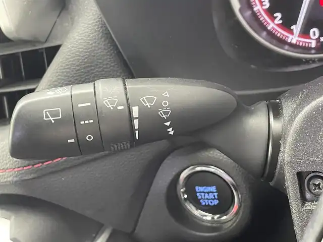 トヨタ ＲＡＶ４ アドベンチャー オフロードPKG 福井県 2021(令3)年 7.3万km スーパーホワイトⅡ 純正9インチナビ/型式：NSZT-Y68T/【AM/FM/CD/Bluetooth】/バックカメラ/ETC/ＪＡＯＳノーズプロテクター　/ＴＲＤフロントバンパーガーニッシュ/衝突軽減ブレーキ/クルーズコントロール（追従有）/車線逸脱警報機能/レザーシート/シートヒーター（運転席/助手席）/シートクーラー（運転席/助手席）/プッシュスタート/スマートキー/オートライト/LEDヘッドライド