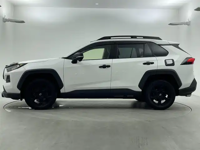 トヨタ ＲＡＶ４ アドベンチャー オフロードPKG 福井県 2021(令3)年 7.3万km スーパーホワイトⅡ 純正9インチナビ/型式：NSZT-Y68T/【AM/FM/CD/Bluetooth】/バックカメラ/ETC/ＪＡＯＳノーズプロテクター　/ＴＲＤフロントバンパーガーニッシュ/衝突軽減ブレーキ/クルーズコントロール（追従有）/車線逸脱警報機能/レザーシート/シートヒーター（運転席/助手席）/シートクーラー（運転席/助手席）/プッシュスタート/スマートキー/オートライト/LEDヘッドライド