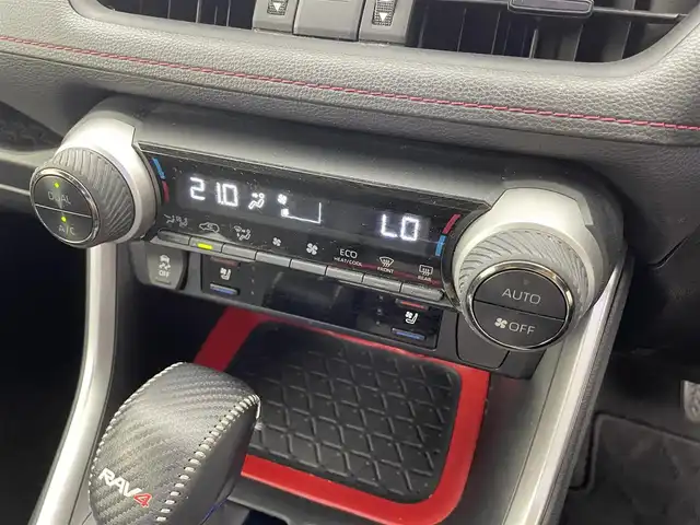 トヨタ ＲＡＶ４ アドベンチャー オフロードPKG 福井県 2021(令3)年 7.3万km スーパーホワイトⅡ 純正9インチナビ/型式：NSZT-Y68T/【AM/FM/CD/Bluetooth】/バックカメラ/ETC/ＪＡＯＳノーズプロテクター　/ＴＲＤフロントバンパーガーニッシュ/衝突軽減ブレーキ/クルーズコントロール（追従有）/車線逸脱警報機能/レザーシート/シートヒーター（運転席/助手席）/シートクーラー（運転席/助手席）/プッシュスタート/スマートキー/オートライト/LEDヘッドライド