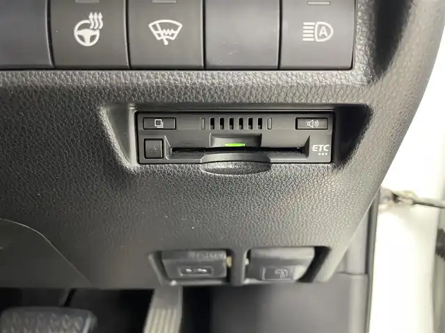 トヨタ ＲＡＶ４ アドベンチャー オフロードPKG 福井県 2021(令3)年 7.3万km スーパーホワイトⅡ 純正9インチナビ/型式：NSZT-Y68T/【AM/FM/CD/Bluetooth】/バックカメラ/ETC/ＪＡＯＳノーズプロテクター　/ＴＲＤフロントバンパーガーニッシュ/衝突軽減ブレーキ/クルーズコントロール（追従有）/車線逸脱警報機能/レザーシート/シートヒーター（運転席/助手席）/シートクーラー（運転席/助手席）/プッシュスタート/スマートキー/オートライト/LEDヘッドライド