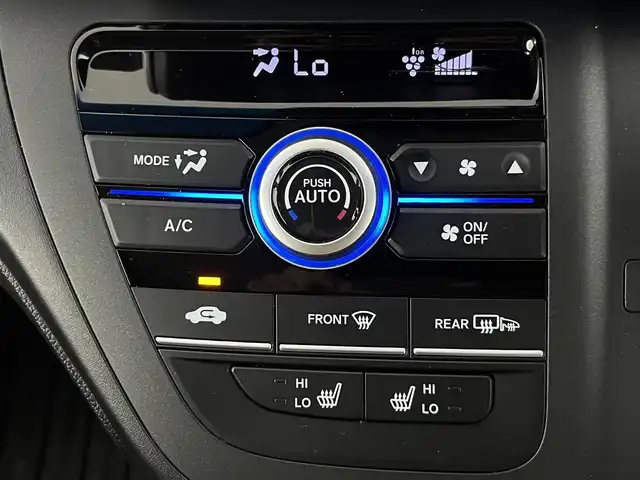 ホンダ フリード クロスター ホンダセンシング 大阪府 2022(令4)年 2.4万km シルバーミストグリーンM 禁煙車/ホンダセンシング/　・衝突軽減ブレーキ/　・誤発進抑制機能/　・路外逸脱抑制機能/　・アダプティブ・クルーズ・コントロール/　・車線維持支援システム/　・先行車発進お知らせ機能/　・標識認識機能/純正ナビ/　（Bluetooth/CD/DVD）/フルセグTV/バックカメラ/両側パワースライドドア/LEDヘッドライト/フォグランプ/ハーフレザーシート/純正15インチアルミホイール/コーナーセンサー/スマートキー/ETC