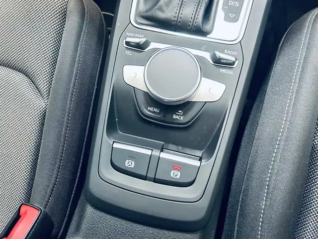 アウディ Ｑ２ ハッシュタグ ツーリング LTD 大阪府 2018(平30)年 2.4万km ナノグレー/フロレットシルバーM 限定150台/バーチャルコックピット/ACC/純正ナビ/TV/バックカメラ/シートヒーター/純正18インチAW/LEDヘッドライト/電動リアゲート/クリアランスソナー/サイドアシスト