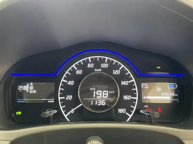 日産 ノート e－パワー X 愛知県 2017(平29)年 9万km スーパーブラック 純正ナビ　全方位カメラ　デジイン　禁煙車　ＥＴＣ　ドラレコ　フルセグＴＶ　ＤＶＤ再生　衝突軽減　レーンキープ　ＨＩＤオートライト　純正フロアマット　プッシュスタート　スマートキー　アラウンドビューモニター　エマージェンシーブレーキ　