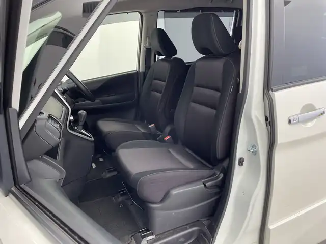 日産 セレナ ハイウェイスター プロパイロットED 新潟県 2016(平28)年 10万km ブリリアントホワイトパール 純正メモリナビ(型式:MM516D-L)/フルセグTV/バックカメラ/両側パワースライドドア/プロパイロット/スタッドレスタイヤ積込(社外15インチAW)/フォグランプ/オートブレーキホールド/ステアリングスイッチ