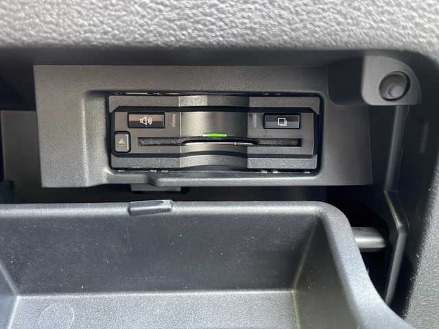 日産 セレナ ハイウェイスターVセレクションⅡ 山口県 2019(平31)年 8万km ブリリアントホワイトパール 2トーン アルパイン製メモリナビ/アルパイン製フリップダウンモニター/アルパイン製フロントツィータースピーカー/Bluetooth/フルセグTV/バックカメラ＆全周囲カメラ/ステアリングスイッチ/前席シートヒーター/インテリジェントルームミラー/前方ドライブレコーダー/両側パワースライドドア/スマートキー＆プッシュスタート/ステアリングヒーター/アイドリングストップ/プロパイロット/クルーズコントロール/衝突軽減ブレーキ/LEDヘっドライと/フォグライト/コーナーセンサー/ETC/電子制御パーキングブレーキ/保証書・取説