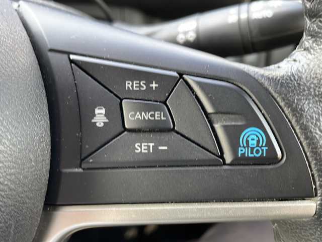 日産 セレナ ハイウェイスターVセレクションⅡ 山口県 2019(平31)年 8万km ブリリアントホワイトパール 2トーン アルパイン製メモリナビ/アルパイン製フリップダウンモニター/アルパイン製フロントツィータースピーカー/Bluetooth/フルセグTV/バックカメラ＆全周囲カメラ/ステアリングスイッチ/前席シートヒーター/インテリジェントルームミラー/前方ドライブレコーダー/両側パワースライドドア/スマートキー＆プッシュスタート/ステアリングヒーター/アイドリングストップ/プロパイロット/クルーズコントロール/衝突軽減ブレーキ/LEDヘっドライと/フォグライト/コーナーセンサー/ETC/電子制御パーキングブレーキ/保証書・取説