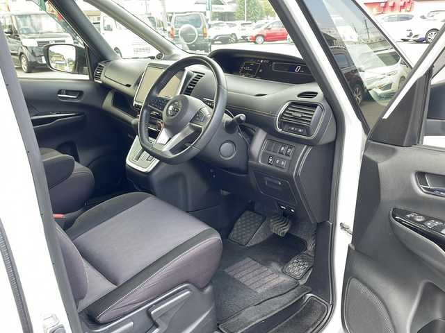 日産 セレナ ハイウェイスターVセレクションⅡ 山口県 2019(平31)年 8万km ブリリアントホワイトパール 2トーン アルパイン製メモリナビ/アルパイン製フリップダウンモニター/アルパイン製フロントツィータースピーカー/Bluetooth/フルセグTV/バックカメラ＆全周囲カメラ/ステアリングスイッチ/前席シートヒーター/インテリジェントルームミラー/前方ドライブレコーダー/両側パワースライドドア/スマートキー＆プッシュスタート/ステアリングヒーター/アイドリングストップ/プロパイロット/クルーズコントロール/衝突軽減ブレーキ/LEDヘっドライと/フォグライト/コーナーセンサー/ETC/電子制御パーキングブレーキ/保証書・取説