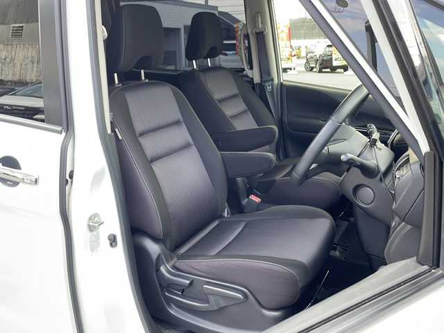 日産 セレナ ハイウェイスターVセレクションⅡ 山口県 2019(平31)年 8万km ブリリアントホワイトパール 2トーン アルパイン製メモリナビ/アルパイン製フリップダウンモニター/アルパイン製フロントツィータースピーカー/Bluetooth/フルセグTV/バックカメラ＆全周囲カメラ/ステアリングスイッチ/前席シートヒーター/インテリジェントルームミラー/前方ドライブレコーダー/両側パワースライドドア/スマートキー＆プッシュスタート/ステアリングヒーター/アイドリングストップ/プロパイロット/クルーズコントロール/衝突軽減ブレーキ/LEDヘっドライと/フォグライト/コーナーセンサー/ETC/電子制御パーキングブレーキ/保証書・取説