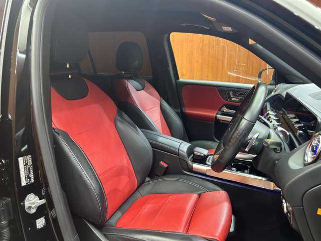 メルセデス・ベンツ Ｍ・ベンツ ＧＬＢ２００ｄ 4マチック AMGライン 千葉県 2021(令3)年 3.7万km コスモスブラック パノラマＳＲ　/ＡＭＧレザーエクスクルーシブＰＫＧ　/純正ナビ　/３６０°カメラ　/ＡＣＣ　/ＢＳＭ　/シートヒーター　/パワーシート　/ＬＥＤヘッドライト　/ハイビームアシスト　/電動リアゲート　/ＥＴＣ　/パドルシフト