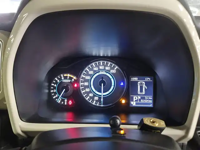 スズキ クロスビー HYBRID MZ 岩手県 2020(令2)年 6.2万km キャラバンアイボリーパールメタリック/ホワイト 2トーンルーフ 〇４WD/〇ケンウッドナビ/〇バックカメラ/〇ビルトインETC/〇ドライブレコーダー/〇セーフティサポート/〇SRSエアバッグ/〇オートライト/〇LEDヘッドランプ/〇LEDフロントフォグランプ/〇革巻きステアリングホイール/〇革巻きシフトノブ/〇ステアリングスイッチ/パドルシフト/〇撥水加工ファブリックシート/シートヒーター/〇パーソナルテーブル/シートバックポケット/〇純正16インチアルミホイール/〇キーレスプッシュスタートシステム/〇禁煙車