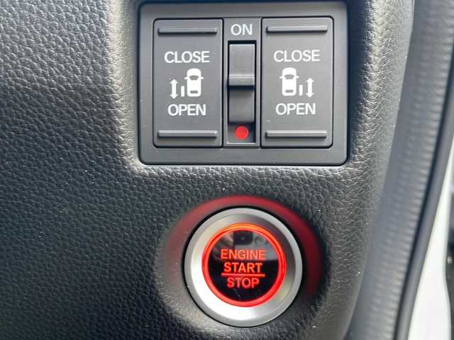 ホンダ Ｎ ＢＯＸ カスタム G L ターボ ホンダセンシング 兵庫県 2019(平31)年 4.2万km プラチナホワイトパール ワンオーナー/HondaSENSING（衝突被害軽減システム）/車高調/Gathersディーラーオプションナビ/　Bluetooth/SD/DVD/USB/iPod/AM/FM/フルセグテレビ（走行中視聴可能）/両側パワースライドドア/バックカメラ/ビルトインETC/前方ドライブレコーダー/パドルシフト/ベンチシート/チップアップシート/フルフラットシート/アイドリングストップ/アダプティブクルーズコントロール/アンチロック・ブレーキ・システム/レーンキープアシスト/後方コーナーセンサー/盗難防止装置/横滑り防止装置/社外アルミホイール/純正アルミホイール付属/純正サスペンション付属/純正フロアマット/パワーステアリング/パワーウィンドウ/LEDヘッドライト/スマートキー/スペアキー（1本）/保証書/取扱説明書