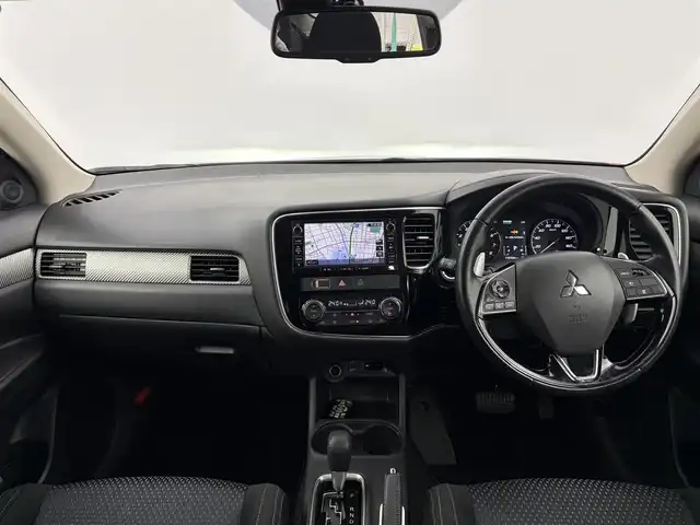 三菱 アウトランダー 24G ナビパッケージ 愛知県 2016(平28)年 12万km レッドメタリック 純正ナビ（ワンセグ、CD、DVD、Bluetooth）/ETC/Bカメラ/サイドカメラ/ACC/パワーバックドア/LEDヘッドライト/レーンキープアシスト/パドルシフト/オートライト/衝突軽減ブレーキ/スマートキー/4WD/フォグライト