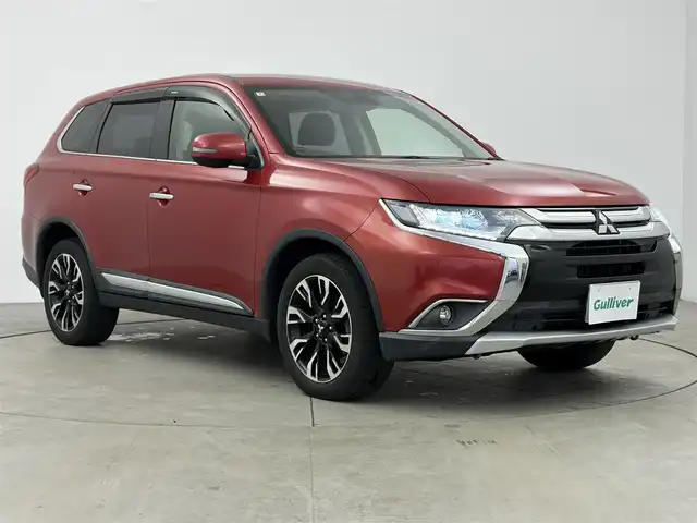 三菱 アウトランダー 24G ナビパッケージ 愛知県 2016(平28)年 12万km レッドメタリック 純正ナビ（ワンセグ、CD、DVD、Bluetooth）/ETC/Bカメラ/サイドカメラ/ACC/パワーバックドア/LEDヘッドライト/レーンキープアシスト/パドルシフト/オートライト/衝突軽減ブレーキ/スマートキー/4WD/フォグライト