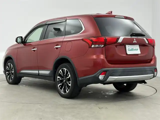 三菱 アウトランダー 24G ナビパッケージ 愛知県 2016(平28)年 12万km レッドメタリック 純正ナビ（ワンセグ、CD、DVD、Bluetooth）/ETC/Bカメラ/サイドカメラ/ACC/パワーバックドア/LEDヘッドライト/レーンキープアシスト/パドルシフト/オートライト/衝突軽減ブレーキ/スマートキー/4WD/フォグライト