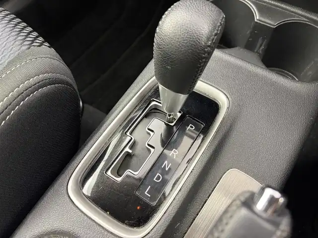 三菱 アウトランダー 24G ナビパッケージ 愛知県 2016(平28)年 12万km レッドメタリック 純正ナビ（ワンセグ、CD、DVD、Bluetooth）/ETC/Bカメラ/サイドカメラ/ACC/パワーバックドア/LEDヘッドライト/レーンキープアシスト/パドルシフト/オートライト/衝突軽減ブレーキ/スマートキー/4WD/フォグライト