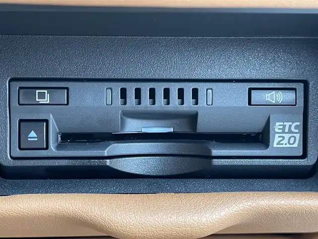 レクサス ＬＣ 500h Sパッケージ 群馬県 2017(平29)年 7.7万km ホワイトノーヴァガラスフレーク 純正黒キャリパー　/純正ＯＰ２１インチＡＷ　/アクティブウィング　/マークレビンソン　/茶革シート　/茶革内装　/純正メモリーナビ　/前席エアシート　/茶革ステアリング　/Ｍｉｒａｃａｓｔ　/純正ビルトインＥＴＣ２．０/Bluetooth/パーキングソナー/アイドリングストップ/アダプティブクルーズコントロール/パドルシフト/BSM/オートワイパー/AHB/電動ステアリング/シートセットポジションメモリー/LEDヘッドライト/純正フロアマット/スマートキー/スペアキー1本/パワーステアリング/バックカメラ/フルセグ