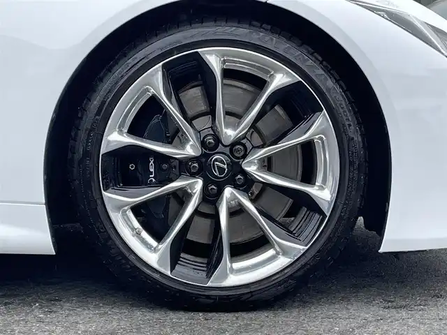 レクサス ＬＣ 500h Sパッケージ 群馬県 2017(平29)年 7.7万km ホワイトノーヴァガラスフレーク 純正黒キャリパー　/純正ＯＰ２１インチＡＷ　/アクティブウィング　/マークレビンソン　/茶革シート　/茶革内装　/純正メモリーナビ　/前席エアシート　/茶革ステアリング　/Ｍｉｒａｃａｓｔ　/純正ビルトインＥＴＣ２．０/Bluetooth/パーキングソナー/アイドリングストップ/アダプティブクルーズコントロール/パドルシフト/BSM/オートワイパー/AHB/電動ステアリング/シートセットポジションメモリー/LEDヘッドライト/純正フロアマット/スマートキー/スペアキー1本/パワーステアリング/バックカメラ/フルセグ
