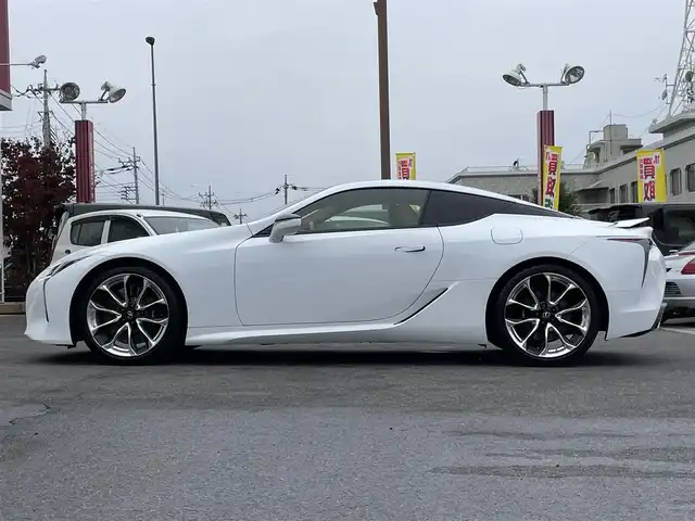 レクサス ＬＣ 500h Sパッケージ 群馬県 2017(平29)年 7.7万km ホワイトノーヴァガラスフレーク 純正黒キャリパー　/純正ＯＰ２１インチＡＷ　/アクティブウィング　/マークレビンソン　/茶革シート　/茶革内装　/純正メモリーナビ　/前席エアシート　/茶革ステアリング　/Ｍｉｒａｃａｓｔ　/純正ビルトインＥＴＣ２．０/Bluetooth/パーキングソナー/アイドリングストップ/アダプティブクルーズコントロール/パドルシフト/BSM/オートワイパー/AHB/電動ステアリング/シートセットポジションメモリー/LEDヘッドライト/純正フロアマット/スマートキー/スペアキー1本/パワーステアリング/バックカメラ/フルセグ