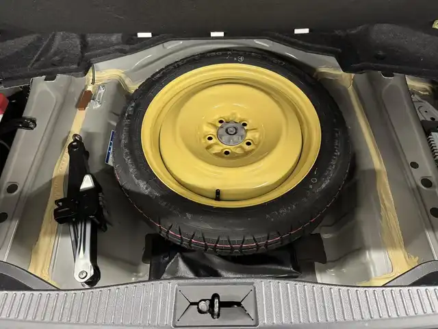 トヨタ クラウン ハイブリッド アスリートG 三重県 2013(平25)年 4.6万km プレシャスブラックパール ハイブリッド/FR/MTモード付フロアCVT/純正 8インチHDDナビ/（AM/FM/CD/DVD/HDDREC/USB/Bluetooth/AUX/TV）/バックガイドモニター/ビルトインETC/【OP】アドバンストパッケージ*/安全/・プリクラッシュセーフティ/・【OP】レーダークルコン*1/・【OP】インテリジェントクリアランスソナー［ICS］*1/・【OP】クリアランスソナー＆バックソナー*1/・VDIM（EBD付ABS＆VSC＆TRC＆EPS）/など/装備/・本革シート/・シートヒーター、ベンチレーション（D/N）/・パワーシート（D8way＋メモリー＆ランバーサポート/N4way）/・ステアリングヒーター/・雨滴感応式オートワイパー/・オートライト/・HIDヘッドランプ/・アダプティブハイビームシステム（インテリジェントAFS、ヘッドランプクリーナー付）/・左右独立オートエアコン（スイングレジスター付）/・ステアリングスイッチ/・電動チルト&テレスコピックステアリング/・プッシュスタート/・【OP】純正18inAW/・ステアリングスイッチ/・自動防眩インナーミラー/・保/・スマートキーx1、カードキーx1/など