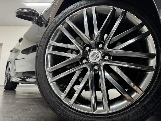 トヨタ クラウン ハイブリッド アスリートG 三重県 2013(平25)年 4.6万km プレシャスブラックパール ハイブリッド/FR/MTモード付フロアCVT/純正 8インチHDDナビ/（AM/FM/CD/DVD/HDDREC/USB/Bluetooth/AUX/TV）/バックガイドモニター/ビルトインETC/【OP】アドバンストパッケージ*/安全/・プリクラッシュセーフティ/・【OP】レーダークルコン*1/・【OP】インテリジェントクリアランスソナー［ICS］*1/・【OP】クリアランスソナー＆バックソナー*1/・VDIM（EBD付ABS＆VSC＆TRC＆EPS）/など/装備/・本革シート/・シートヒーター、ベンチレーション（D/N）/・パワーシート（D8way＋メモリー＆ランバーサポート/N4way）/・ステアリングヒーター/・雨滴感応式オートワイパー/・オートライト/・HIDヘッドランプ/・アダプティブハイビームシステム（インテリジェントAFS、ヘッドランプクリーナー付）/・左右独立オートエアコン（スイングレジスター付）/・ステアリングスイッチ/・電動チルト&テレスコピックステアリング/・プッシュスタート/・【OP】純正18inAW/・ステアリングスイッチ/・自動防眩インナーミラー/・保/・スマートキーx1、カードキーx1/など