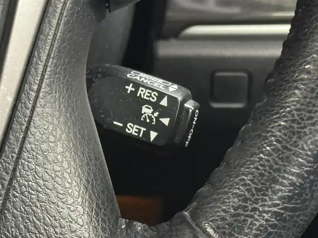 トヨタ クラウン ハイブリッド アスリートG 三重県 2013(平25)年 4.6万km プレシャスブラックパール ハイブリッド/FR/MTモード付フロアCVT/純正 8インチHDDナビ/（AM/FM/CD/DVD/HDDREC/USB/Bluetooth/AUX/TV）/バックガイドモニター/ビルトインETC/【OP】アドバンストパッケージ*/安全/・プリクラッシュセーフティ/・【OP】レーダークルコン*1/・【OP】インテリジェントクリアランスソナー［ICS］*1/・【OP】クリアランスソナー＆バックソナー*1/・VDIM（EBD付ABS＆VSC＆TRC＆EPS）/など/装備/・本革シート/・シートヒーター、ベンチレーション（D/N）/・パワーシート（D8way＋メモリー＆ランバーサポート/N4way）/・ステアリングヒーター/・雨滴感応式オートワイパー/・オートライト/・HIDヘッドランプ/・アダプティブハイビームシステム（インテリジェントAFS、ヘッドランプクリーナー付）/・左右独立オートエアコン（スイングレジスター付）/・ステアリングスイッチ/・電動チルト&テレスコピックステアリング/・プッシュスタート/・【OP】純正18inAW/・ステアリングスイッチ/・自動防眩インナーミラー/・保/・スマートキーx1、カードキーx1/など