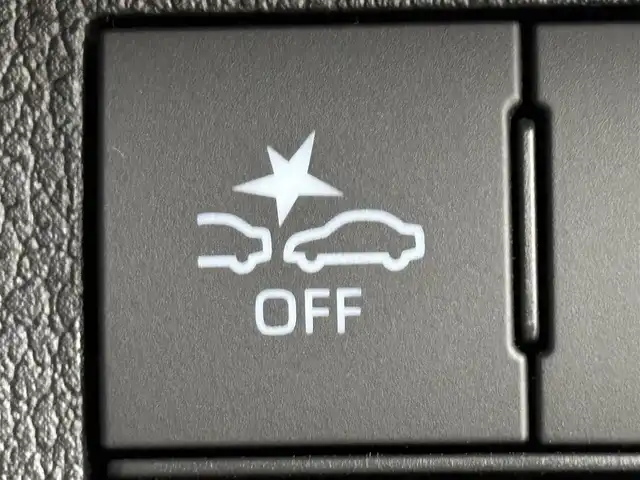 ダイハツ ムーヴ キャンバス ストライプス G 福岡県 2022(令4)年 1.1万km シャイニングホワイトパール/レーザーブルークリスタルシャイン 社外ディスプレイオーディオ　/バックカメラ　/両側パワースライドドア　/ワイヤレス充電　/ＥＴＣ　/ホッとカップホルダー　/衝突軽減　/レーンキープ　/コーナーセンサー　/アクセル踏み間違い防止　/横滑り防止　/シートヒーター　/ＬＥＤ