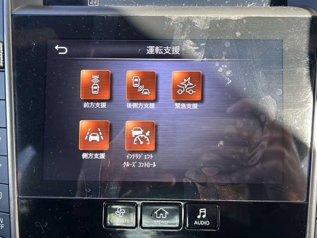 日産 スカイライン 400R 静岡県 2020(令2)年 2万km ブリリアントホワイトパール 純正ナビ/AM/FM/CD/DVD/フルセグTV/Bluetooth/AUX/Music Box/Andoroid Auto/主要装備/・レーダークルーズコントロール　/・ドライブレコーダー　/・ＥＴＣ２．０　/・ＢＳＭ　/・コーナーセンサー/・全方位カメラ/・サイドカメラ　/・パドルシフト　/・サンルーフ　/・スマートキー　/・ＢＯＳＥスピーカー　/・パワーシート/・シートメモリー/・シートヒーター/・純正アルミホイール/・純正フロアマット/・衝突軽減システム/・レザーシート/・ステアリングリモコン/・テレスコピックステアリング/・レーンキープ/・フォグランプ/・ステアリングリモコン/・プッシュスタート/・純正フロアマット/・