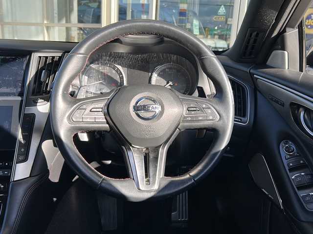 日産 スカイライン 400R 静岡県 2020(令2)年 2万km ブリリアントホワイトパール 純正ナビ/AM/FM/CD/DVD/フルセグTV/Bluetooth/AUX/Music Box/Andoroid Auto/主要装備/・レーダークルーズコントロール　/・ドライブレコーダー　/・ＥＴＣ２．０　/・ＢＳＭ　/・コーナーセンサー/・全方位カメラ/・サイドカメラ　/・パドルシフト　/・サンルーフ　/・スマートキー　/・ＢＯＳＥスピーカー　/・パワーシート/・シートメモリー/・シートヒーター/・純正アルミホイール/・純正フロアマット/・衝突軽減システム/・レザーシート/・ステアリングリモコン/・テレスコピックステアリング/・レーンキープ/・フォグランプ/・ステアリングリモコン/・プッシュスタート/・純正フロアマット/・