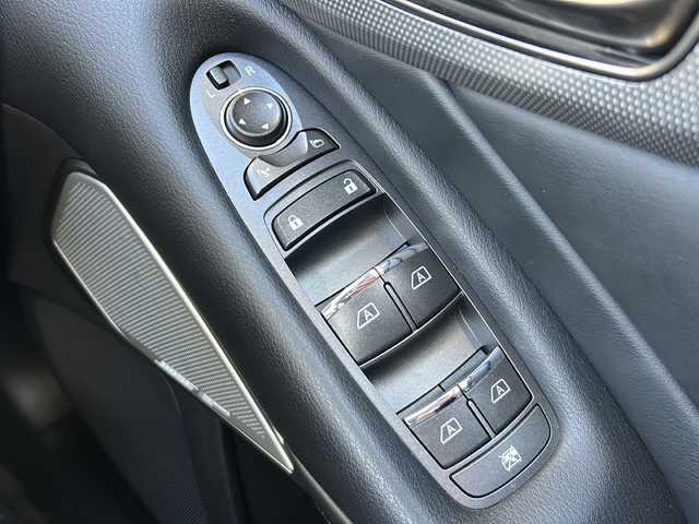 日産 スカイライン 400R 静岡県 2020(令2)年 2万km ブリリアントホワイトパール 純正ナビ/AM/FM/CD/DVD/フルセグTV/Bluetooth/AUX/Music Box/Andoroid Auto/主要装備/・レーダークルーズコントロール　/・ドライブレコーダー　/・ＥＴＣ２．０　/・ＢＳＭ　/・コーナーセンサー/・全方位カメラ/・サイドカメラ　/・パドルシフト　/・サンルーフ　/・スマートキー　/・ＢＯＳＥスピーカー　/・パワーシート/・シートメモリー/・シートヒーター/・純正アルミホイール/・純正フロアマット/・衝突軽減システム/・レザーシート/・ステアリングリモコン/・テレスコピックステアリング/・レーンキープ/・フォグランプ/・ステアリングリモコン/・プッシュスタート/・純正フロアマット/・