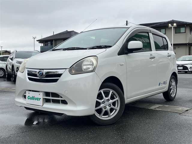 ダイハツ ミラ イース X メモリアルエディション 静岡県 2013(平25)年 6.6万km パールホワイトⅢ パワーステアリング/パワーウィンドウ/アイドリングストップ/リモコンキー/マニュアルエアコン/ETC/バックカメラ/純正ナビ（CD.DVD.BT.フルセグ）/純正フロアマット/純正アルミホイール/ABS/盗難防止装置/Wエアバック
