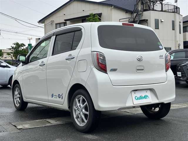 ダイハツ ミラ イース X メモリアルエディション 静岡県 2013(平25)年 6.6万km パールホワイトⅢ パワーステアリング/パワーウィンドウ/アイドリングストップ/リモコンキー/マニュアルエアコン/ETC/バックカメラ/純正ナビ（CD.DVD.BT.フルセグ）/純正フロアマット/純正アルミホイール/ABS/盗難防止装置/Wエアバック