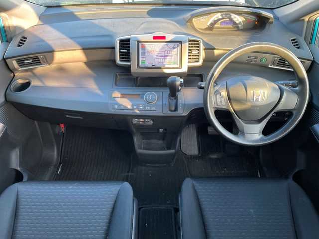 ホンダ フリード スパイク G ジャストセレクション 福岡県 2013(平25)年 12.8万km クールターコイズメタリック 社外ナビ/片側パワースライドドア/バックカメラ/オートライト/ETC