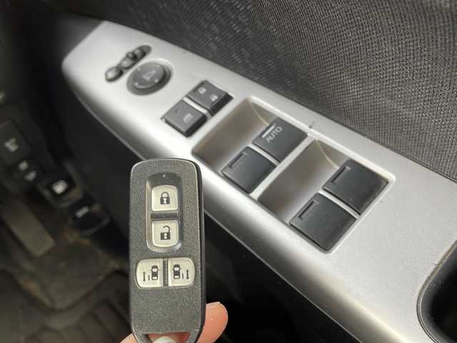 ホンダ Ｎ ＢＯＸ カスタム G ターボ Lパッケージ 青森県 2016(平28)年 9.6万km スマートブラック ４WD/純正８インチフルセグナビ/CD/BT/iPod/AUX/AppleCarPlay/後付け前後ドライブレコーダー/両側パワースライドドア/バックカメラ/D+N席シートヒーター/クルーズコントロール/純正アルミホイール/HIDヘッドライト/ターボエンジン/チップアップシート/ベンチシート/純正フロアマット/プッシュスタート/スマートキー/オートライト/横滑り防止装置/盗難防止装置/衝突軽減ブレーキ