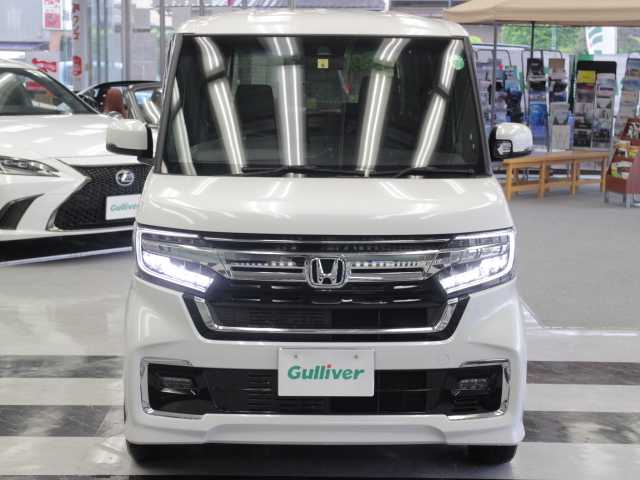 ホンダ Ｎ ＢＯＸ カスタム L 千葉県 2022(令4)年 0.8万km プラチナホワイトパール 純正ディーラーオプションナビ/AM/FM/CD/DVD/Bluetooth/フルセグTV/バックカメラ /ビルトインETC/LEDヘッドライト/フォグランプ/オートライト/片側パワースライドドア/アイドリングストップ /電動パーキングブレーキ/ブレーキホールド機能/クリアランスソナー/レーダークルーズコントロール/レーンキープアシスト/衝突軽減ブレーキ/プッシュスタート/スマートキー×2/ステアリングスイッチ/ヘッドライトレベライザー/横滑り防止装置/シートバックテーブル/純正フロアマット/ドアバイアー/取扱説明書/保証書