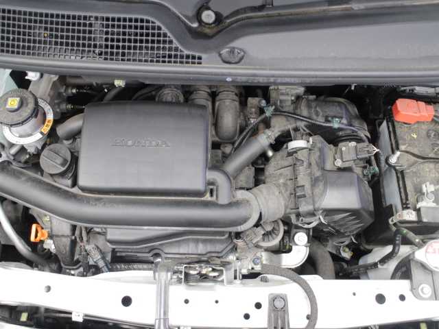 ホンダ Ｎ ＢＯＸ カスタム L 千葉県 2022(令4)年 0.8万km プラチナホワイトパール 純正ディーラーオプションナビ/AM/FM/CD/DVD/Bluetooth/フルセグTV/バックカメラ /ビルトインETC/LEDヘッドライト/フォグランプ/オートライト/片側パワースライドドア/アイドリングストップ /電動パーキングブレーキ/ブレーキホールド機能/クリアランスソナー/レーダークルーズコントロール/レーンキープアシスト/衝突軽減ブレーキ/プッシュスタート/スマートキー×2/ステアリングスイッチ/ヘッドライトレベライザー/横滑り防止装置/シートバックテーブル/純正フロアマット/ドアバイアー/取扱説明書/保証書
