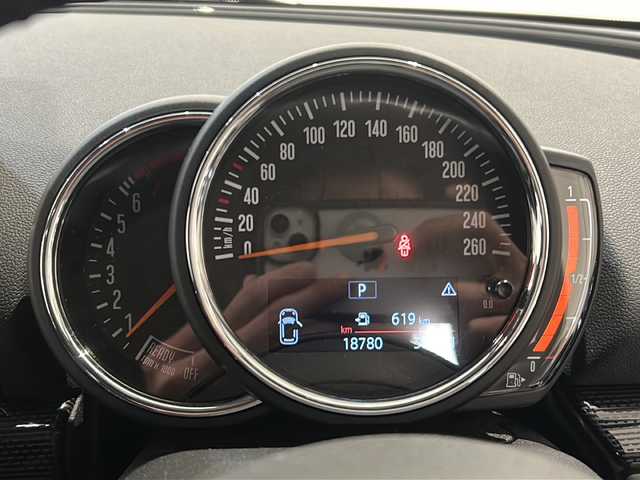 ＭＩＮＩ ミニ クラブマン クーパーS オール4 新潟県 2018(平30)年 1.9万km メルティングシルバーM CAMERAパッケージ/・リア・ビュー・カメラ /・リアPDC（パーク・ディスタンス・コントロール）/アダプティブクルーズコントロール/ルーフレール/純正ナビ/Bluetooth/シートヒーター/前後ドライブレコーダー/アイドリングストップ/オートライト/オートエアコン/スマートキー/スペアキー/プッシュスタート/インナーミラー型ETC