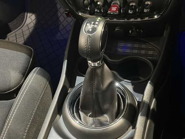 ＭＩＮＩ ミニ クラブマン クーパーS オール4 新潟県 2018(平30)年 1.9万km メルティングシルバーM CAMERAパッケージ/・リア・ビュー・カメラ /・リアPDC（パーク・ディスタンス・コントロール）/アダプティブクルーズコントロール/ルーフレール/純正ナビ/Bluetooth/シートヒーター/前後ドライブレコーダー/アイドリングストップ/オートライト/オートエアコン/スマートキー/スペアキー/プッシュスタート/インナーミラー型ETC
