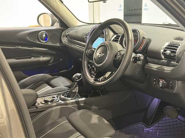 ＭＩＮＩ ミニ クラブマン クーパーS オール4 新潟県 2018(平30)年 1.9万km メルティングシルバーM CAMERAパッケージ/・リア・ビュー・カメラ /・リアPDC（パーク・ディスタンス・コントロール）/アダプティブクルーズコントロール/ルーフレール/純正ナビ/Bluetooth/シートヒーター/前後ドライブレコーダー/アイドリングストップ/オートライト/オートエアコン/スマートキー/スペアキー/プッシュスタート/インナーミラー型ETC