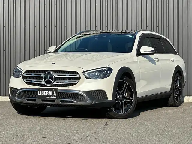メルセデス・ベンツ Ｅ２２０ｄ 4マチック オールテレイン 福島県 2021(令3)年 5.3万km ダイヤモンドホワイト エクスクルーシブパッケージ/・パノラミックスライディングルーフ/・前席ベンチレーター/・ヘッドアップディスプレイ/・エナジャイギングパッケージ/・プライバシーガラス/エアバランスパッケージ/・空気清浄機能付きパフュームアトマイザー/Burmester/ACC/レーンキープ/ブラインドスポット/マルチビームLEDヘッドライト/黒革シート/パワーシート/全席シートヒーター/AIR BODY CONTROLエアサスペンション/ダイナミックセレクト/純正ナビ/Apple CarPlay/フルセグTV/360°カメラ/ETC/電動リアゲート/前後ドライブレコーダー/純正19インチAW/取扱説明書/保証書