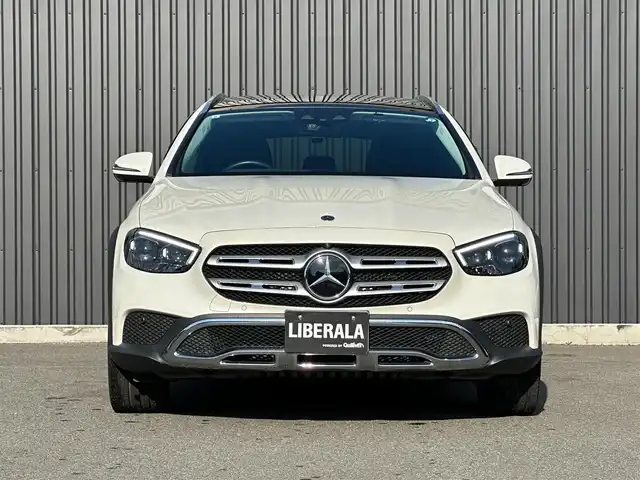 メルセデス・ベンツ Ｅ２２０ｄ 4マチック オールテレイン 福島県 2021(令3)年 5.3万km ダイヤモンドホワイト エクスクルーシブパッケージ/・パノラミックスライディングルーフ/・前席ベンチレーター/・ヘッドアップディスプレイ/・エナジャイギングパッケージ/・プライバシーガラス/エアバランスパッケージ/・空気清浄機能付きパフュームアトマイザー/Burmester/ACC/レーンキープ/ブラインドスポット/マルチビームLEDヘッドライト/黒革シート/パワーシート/全席シートヒーター/AIR BODY CONTROLエアサスペンション/ダイナミックセレクト/純正ナビ/Apple CarPlay/フルセグTV/360°カメラ/ETC/電動リアゲート/前後ドライブレコーダー/純正19インチAW/取扱説明書/保証書