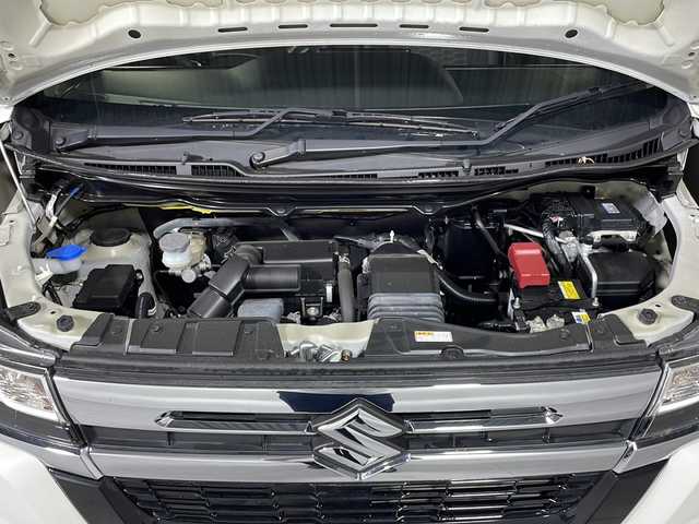 スズキ ワゴンＲ カスタムＺ HYBRID ZT 福岡県 2022(令4)年 1万km ピュアホワイトP ・オーディオレス車/・スズキセーフティサポート/・衝突軽減ブレーキシステム/・レーンキープアシスト/・後方コーナーセンサー/・クルコン/・シートヒーター/・パドルシフト/・15インチ純正ホイール/・純正ドアバイザー/・保証書/・スペアキー
