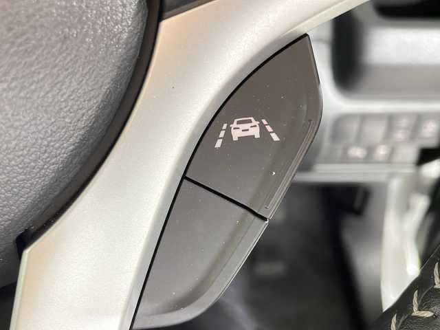 スズキ ワゴンＲ カスタムＺ HYBRID ZT 福岡県 2022(令4)年 1万km ピュアホワイトP ・オーディオレス車/・スズキセーフティサポート/・衝突軽減ブレーキシステム/・レーンキープアシスト/・後方コーナーセンサー/・クルコン/・シートヒーター/・パドルシフト/・15インチ純正ホイール/・純正ドアバイザー/・保証書/・スペアキー