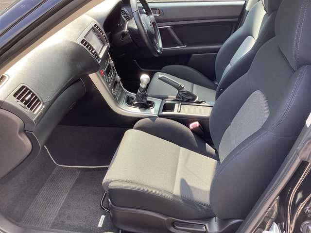スバル レガシィ Ｂ４ 2．0GT スペックB 栃木県 2005(平17)年 3.3万km オブシディアンブラックパール  ワンオーナー/ 社外DVDナビ/ HIDヘッドライト/ フォグライト/ ETC/ 純正オプションMOMO製ステアリング/ D席パワーシート/ 取説・ナビ説・保証書・スペアキー・ナビリモコン/ STIシフトノブ（純正シフトノブ車内積載）