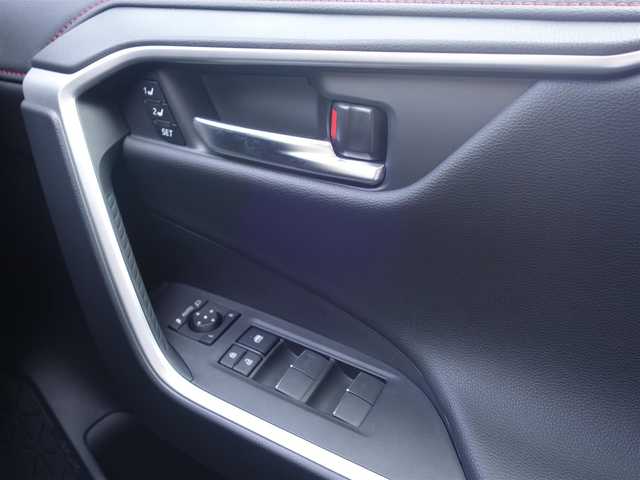 トヨタ ＲＡＶ４ HV アドベンチャー オフロードPKGⅡ 静岡県 2024(令6)年 0.3万km スーパーホワイトⅡ ワンオーナー／禁煙車/走行距離2951キロ/車検9年3月26日/トヨタセーフティセンス/　・プリクラッシュセーフティ/　・レーンとレーシングアシスト/　・オートマチックハイビーム/　・ロードサインアシスト/　・レーダークルーズコントロール/　・先行車発進のお知らせ/10.5インチディスプレイオーディオプラス/　ナビ/BT/USB/HDMI/AM.FM/フルセグTV/AppleCarPlay／Android audio/ETC2.0/パノラミックビューモニター/BSM/デジタルインナーミラー/ステアリングヒーター/前席シートヒーター／エアシート/運転席メモリー機能付パワーシート/パワーバックドア／ハンズフリー/ルーフレール/純正専用サスペンション/TRDマッドガード/ドアハンドルプロテクター/LEDヘッドライト／オートマチックハイビーム/社外3Dフロアマット／トランクマット/純正ドアバイザー/取扱説明書／保証書
